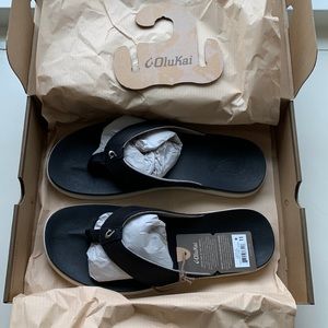 New Olukai Men’s slippers/ flip flops size 11